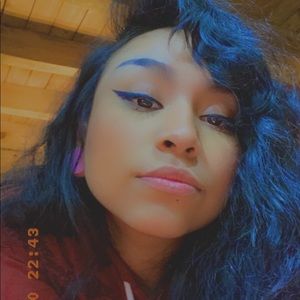 Meet your Posher, Valeria